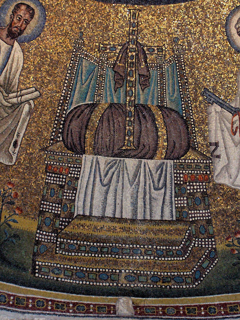 Gold mosaic of an empty jewelled throne holding a cross, surrounded by saints and winged symbols, on the arch of Santa Maria Maggiore